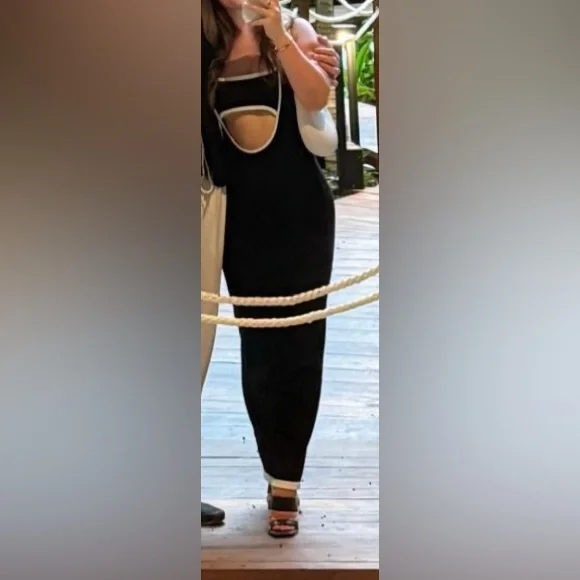 Black Backless Dress - Picture 3 of 3